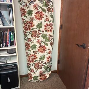 Floral Curtain with Red and Green Design Indoor Single Grommet Curtain Panel